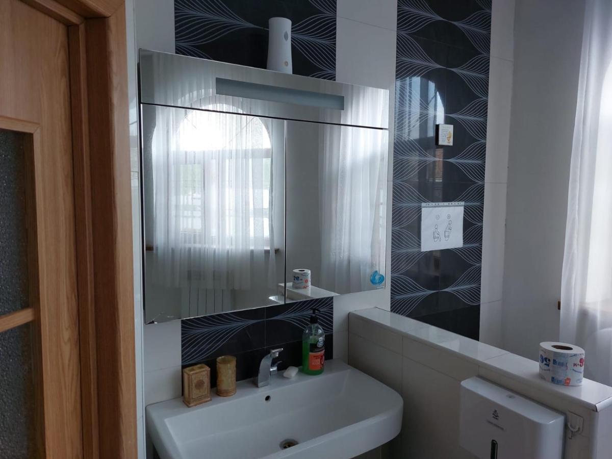 Room Hostel Dostyk Almaty Ngoại thất bức ảnh