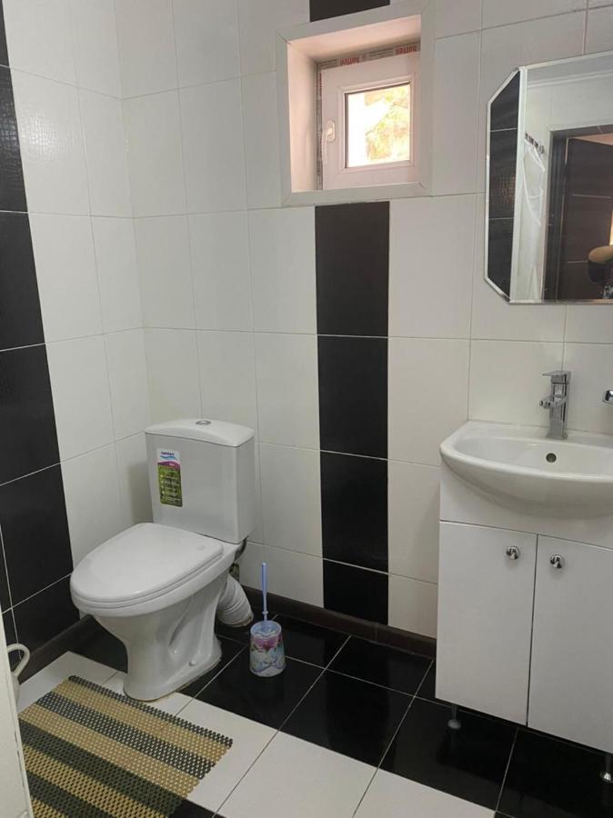Room Hostel Dostyk Almaty Ngoại thất bức ảnh
