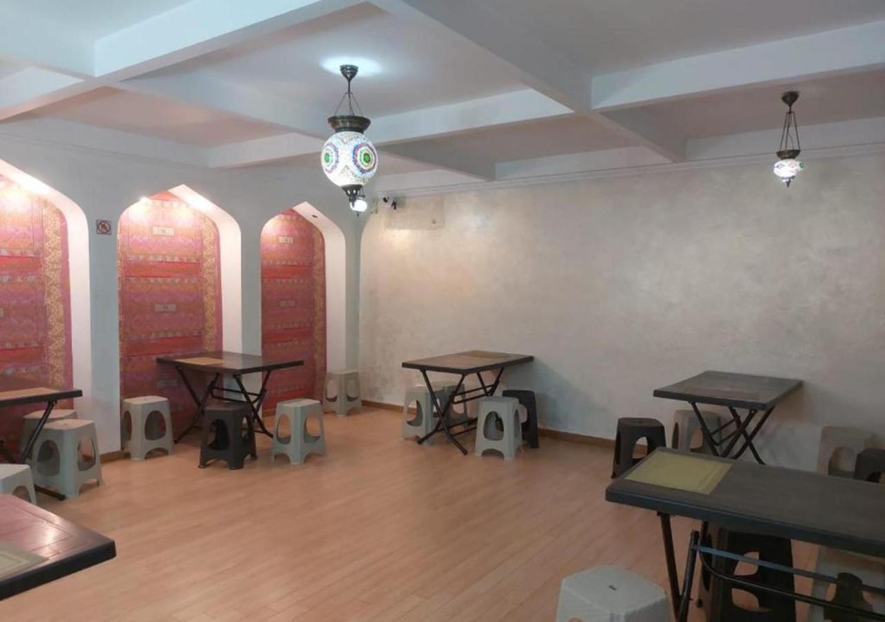 Room Hostel Dostyk Almaty Ngoại thất bức ảnh
