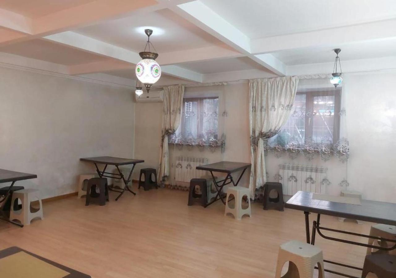 Room Hostel Dostyk Almaty Ngoại thất bức ảnh