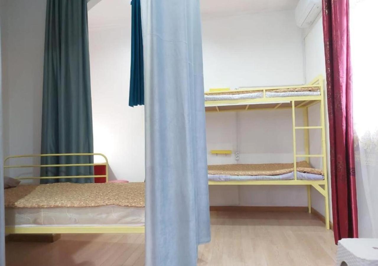 Room Hostel Dostyk Almaty Ngoại thất bức ảnh
