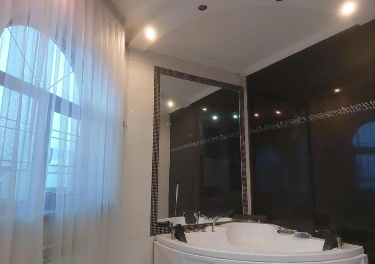 Room Hostel Dostyk Almaty Ngoại thất bức ảnh