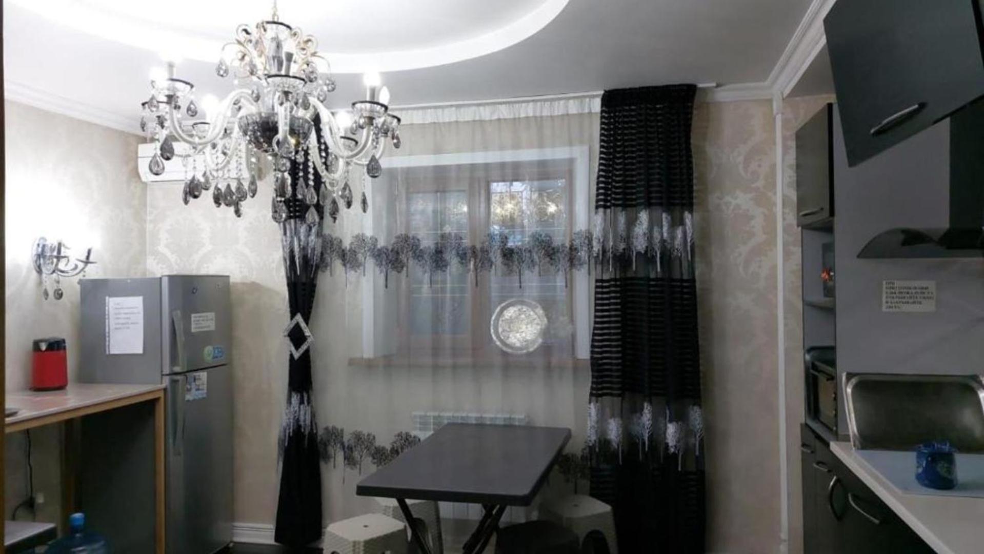 Room Hostel Dostyk Almaty Ngoại thất bức ảnh