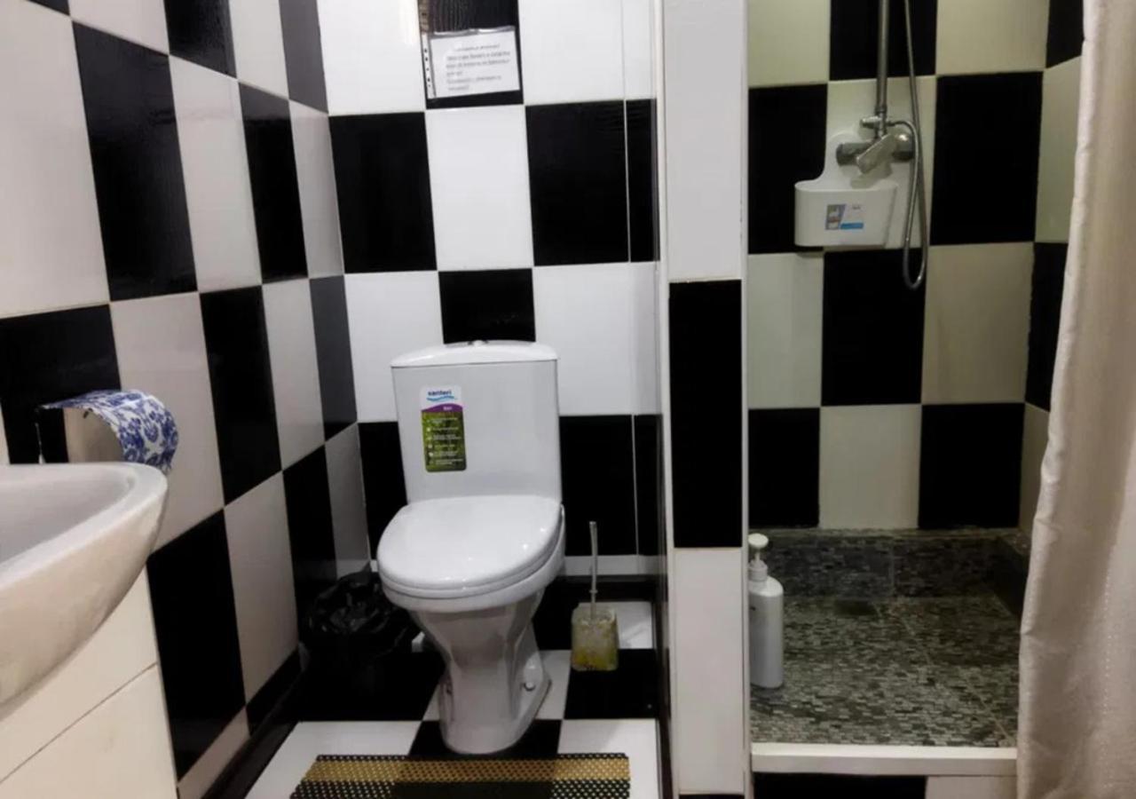 Room Hostel Dostyk Almaty Ngoại thất bức ảnh